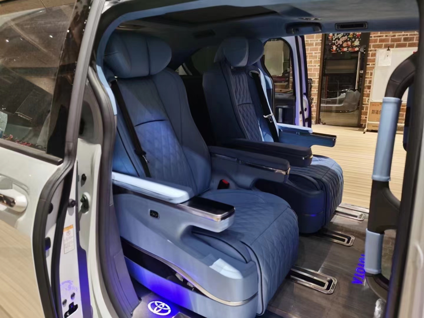 北京丰田塞纳改装航空座椅-平行进口车网